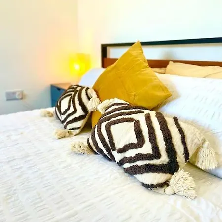 Modern Chic Summer Holiday Retreat. Ньюки Экстерьер фото