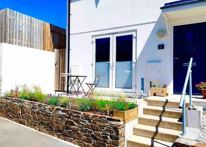 Modern Chic Summer Holiday Retreat.